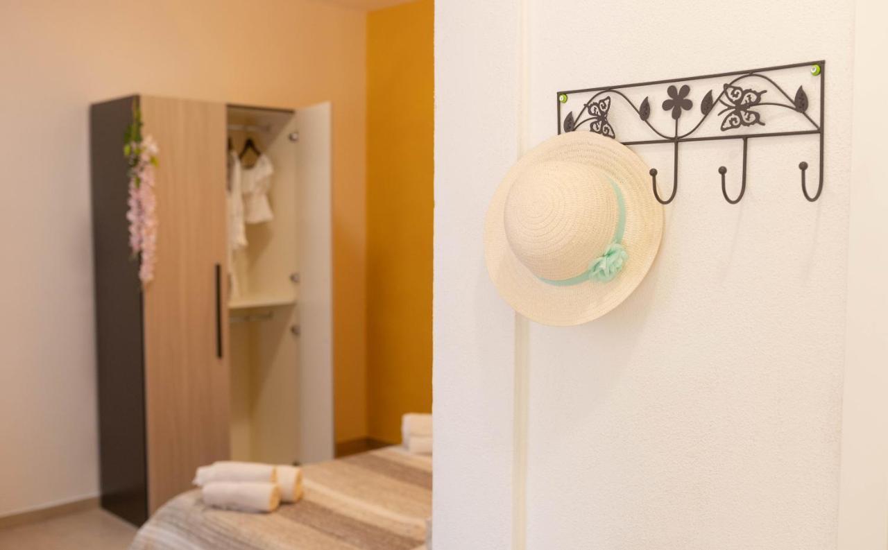 Dimora Rossa Bed & Breakfast Sottomarina Ngoại thất bức ảnh