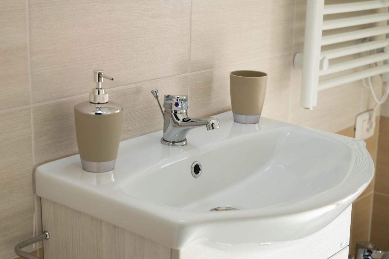 Dimora Rossa Bed & Breakfast Sottomarina Ngoại thất bức ảnh